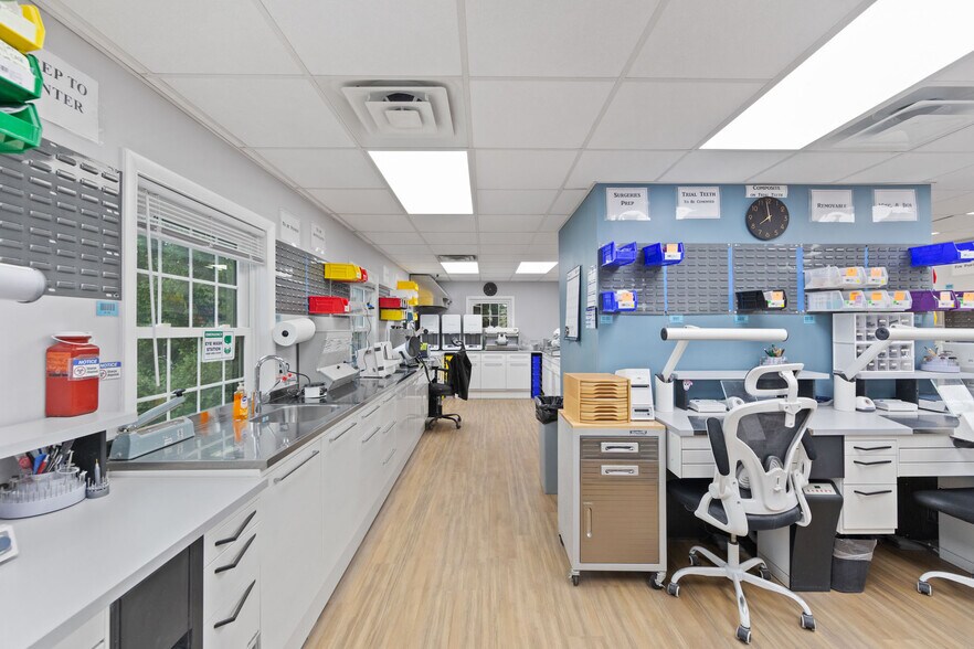 More Photos Of 874 Pompton Ave, Cedar Grove Medical For Sale