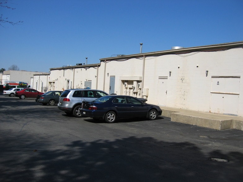 More Photos Of 18200-18250 Flower Hill Way, Gaithersburg Unknown For Lease