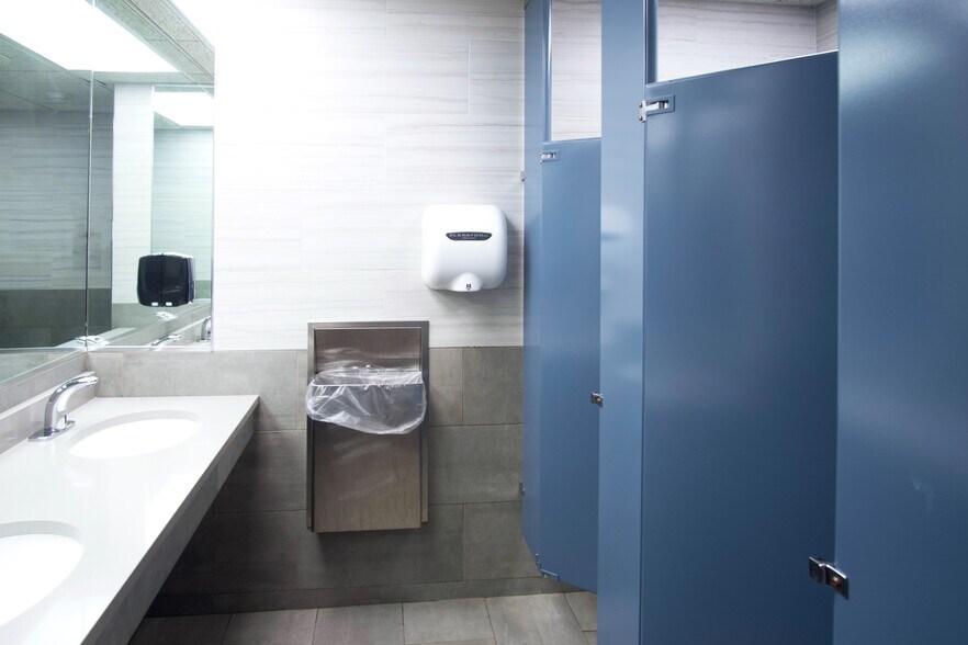 More Photos Of 55 Maple Ave, Rockville Centre Medical For Lease