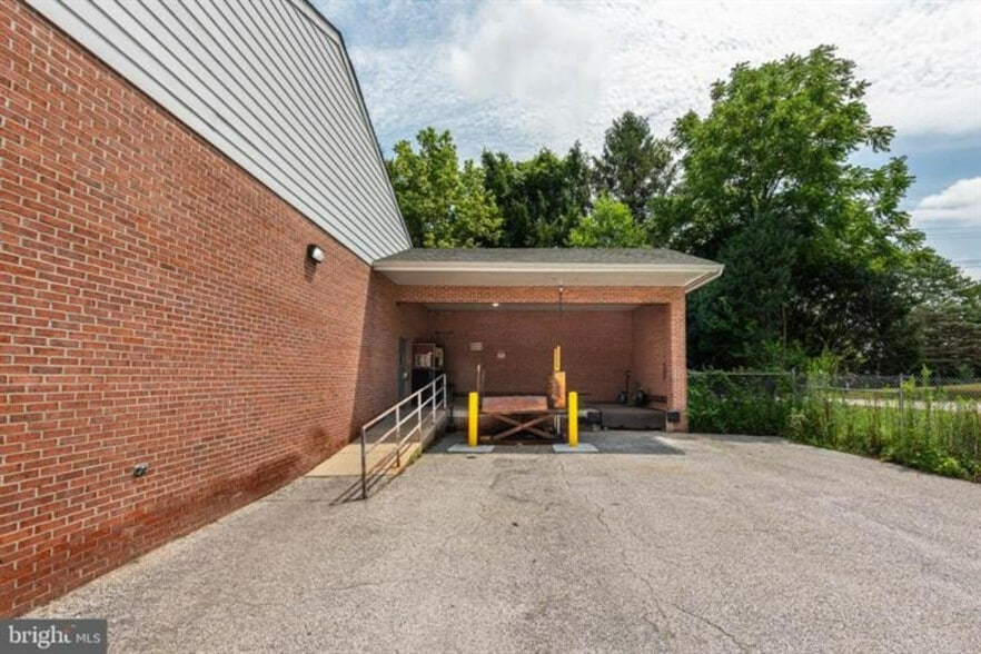 More Photos Of 19250 York rd, Parkton Flex For Sale
