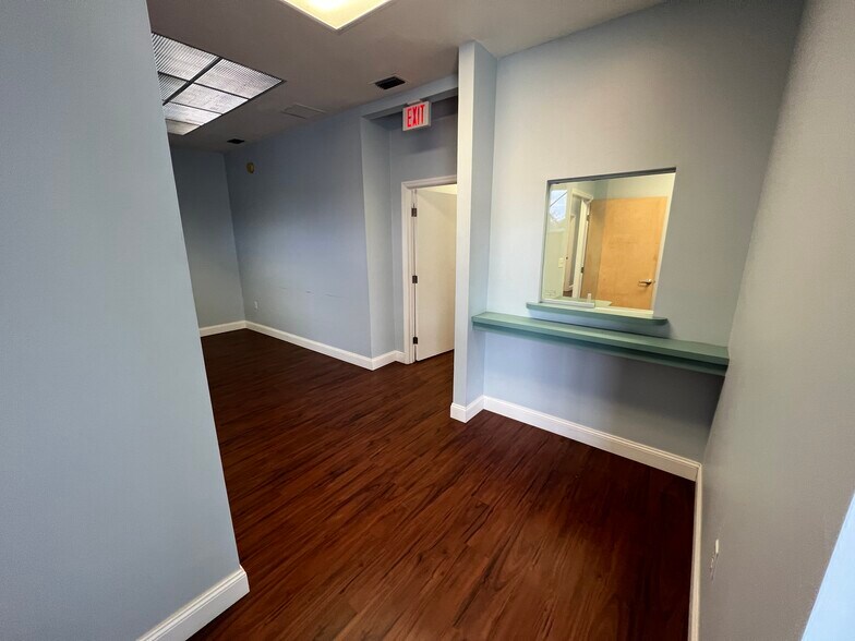 More Photos Of 1101-1115 N Parrott Ave, Okeechobee Medical For Lease