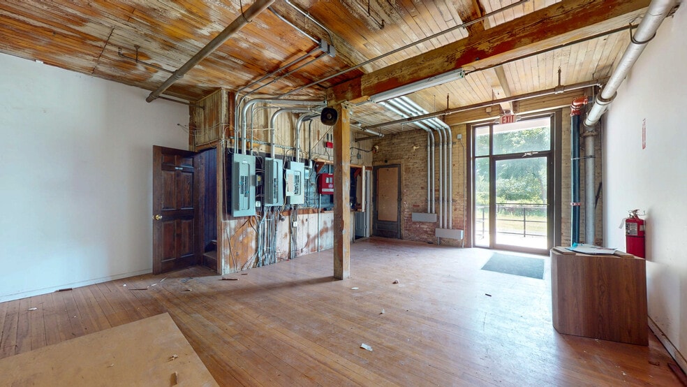 More Photos Of 35 Oakland St, Manchester Warehouse For Sale