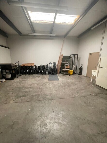 More Photos Of 401 Commerce Way, Longwood Light Manufacturing For Sale