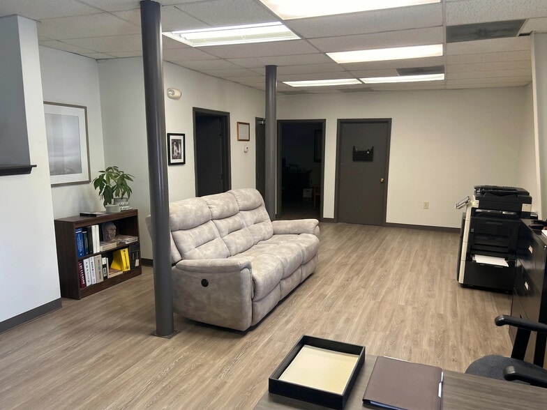 More Photos Of 4260 Wayside Ct, Lilburn Warehouse For Sale