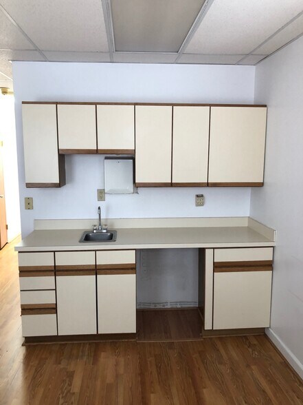 More Photos Of 18500-18540 Office Park Dr, Gaithersburg Medical For Lease