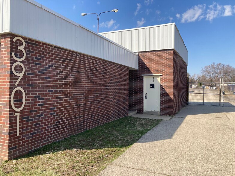 More Photos Of 3901 Lefferson Rd, Middletown Warehouse For Lease