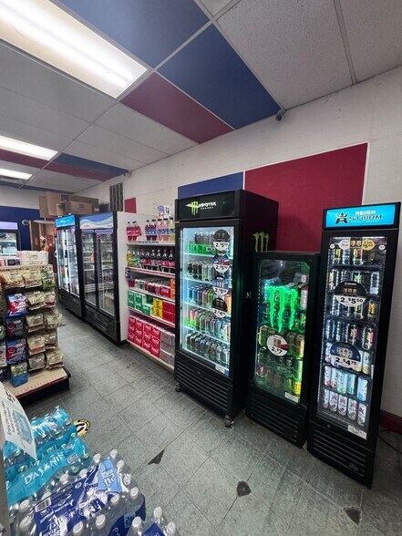 More Photos Of 111 W Main St, Laurel Service Station For Sale