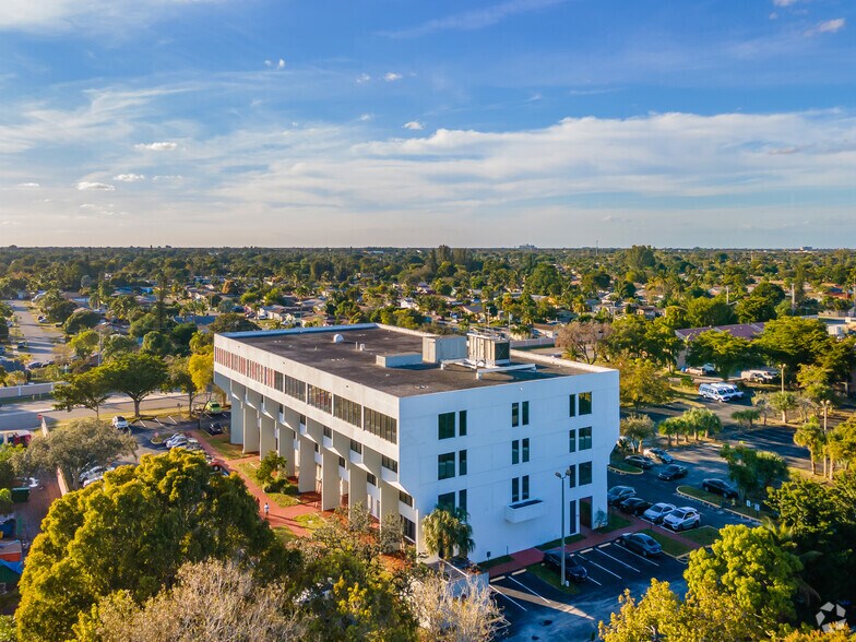 More Photos Of 840 SW 81st Ave, North Lauderdale Office For Sale