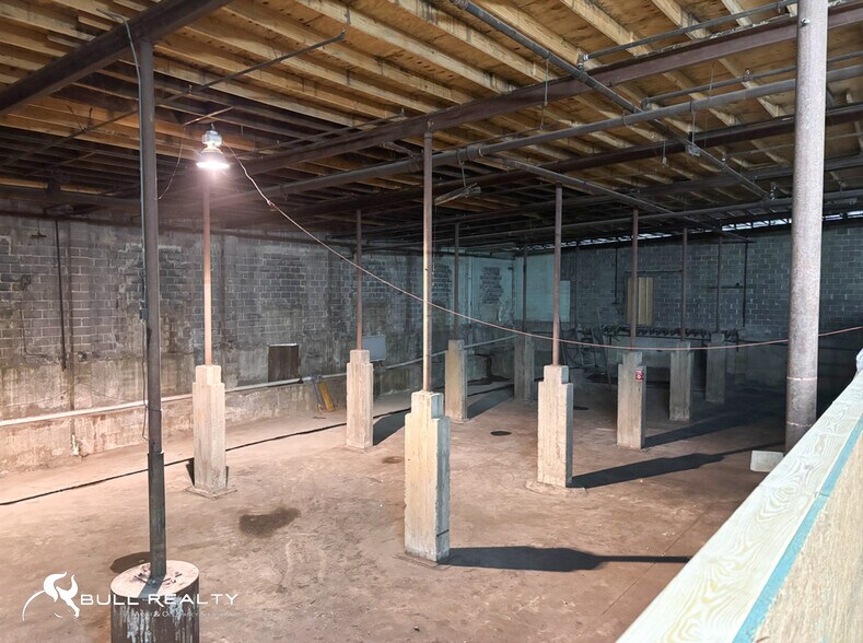 More Photos Of 406 Fourth Ave, Dalton Manufacturing For Sale