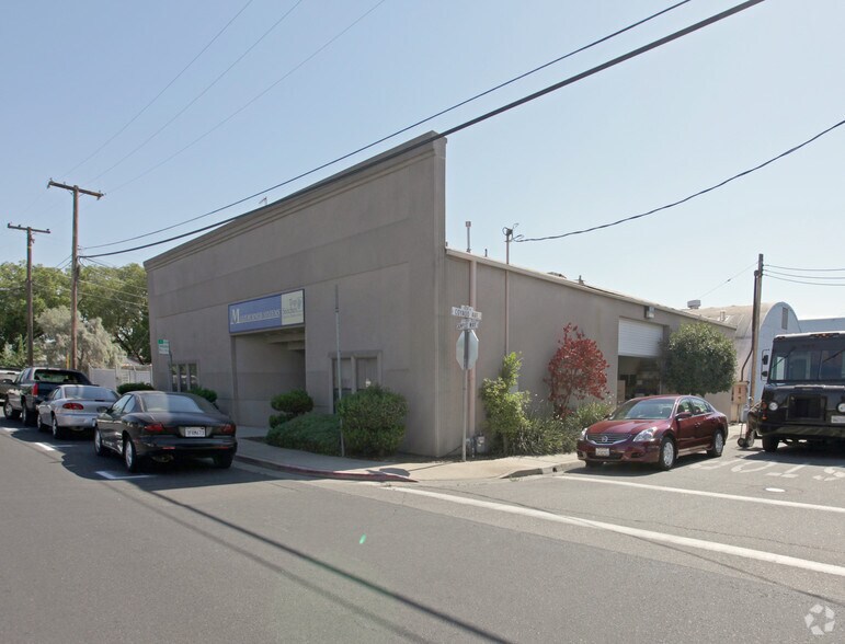 More Photos Of 216 Campus Way, Modesto Warehouse For Sale