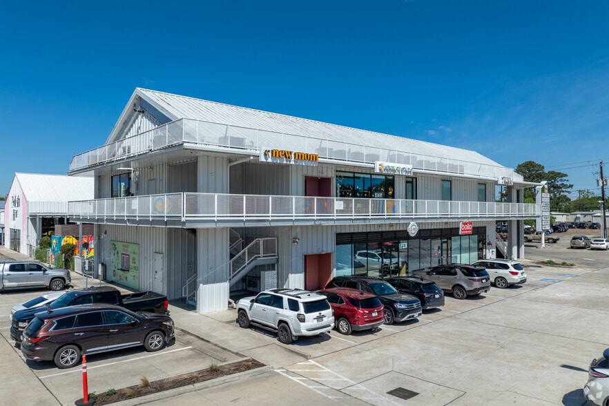 More Photos Of 1225 W 34th St, Houston Unknown For Lease