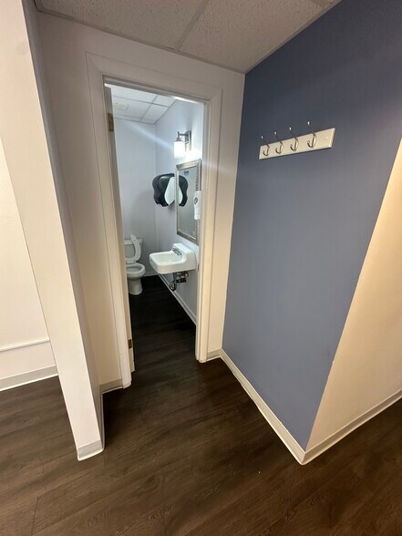 More Photos Of 71 Cedar Ave, Hershey Office For Lease