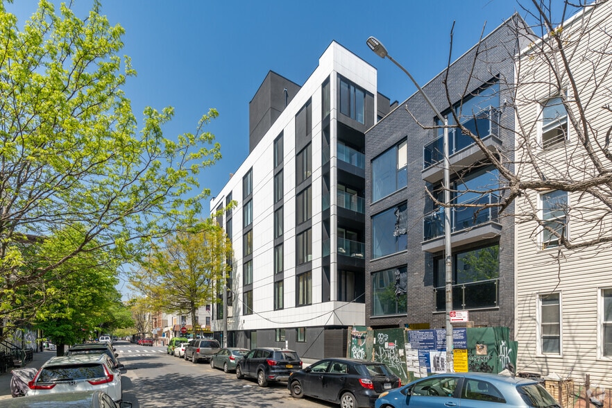 More Photos Of 996 Manhattan Ave, Brooklyn Apartments For Sale