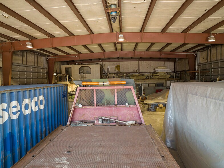 More Photos Of 2660 NW Vine St, Grants Pass Manufacturing For Sale