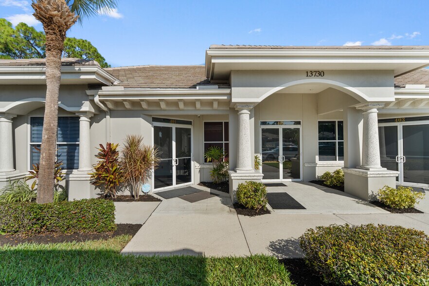 More Photos Of 13730 Cypress Terrace Cir, Fort Myers Medical For Sale