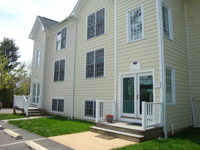 More Photos Of 170 W Main St, Purcellville Office Residential For Lease