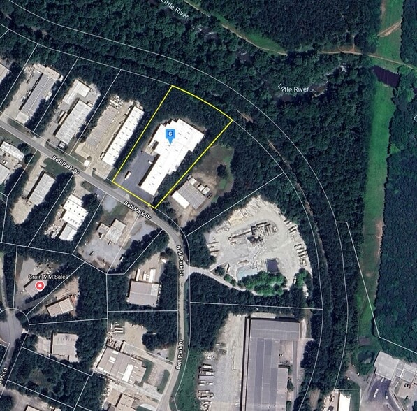 More Photos Of 318 Bell Park Dr, Woodstock Distribution For Lease