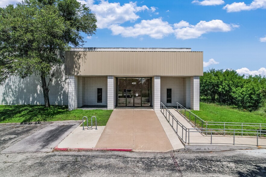 More Photos Of 400 S Heatherwilde Blvd, Pflugerville Manufacturing For Lease