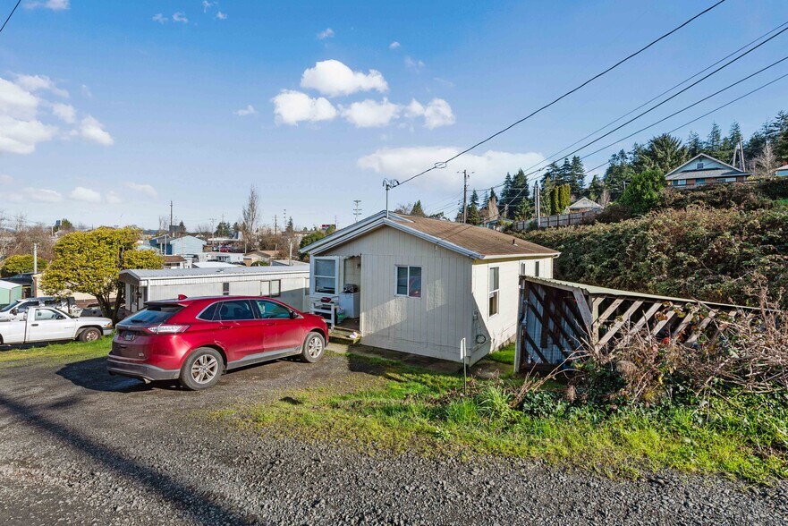 More Photos Of 93531 Coal Bank Ln, Coos Bay Manufactured Housing Mobile Home Park For Sale