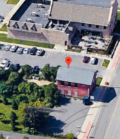 More Photos Of 609 Columbia St, Utica Freestanding For Lease