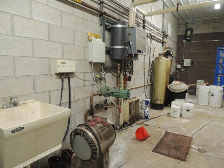 More Photos Of 375 S Main St, Clintonville Specialty For Sale