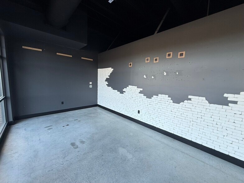 More Photos Of 5036 Keagy Rd, Roanoke General Retail For Lease