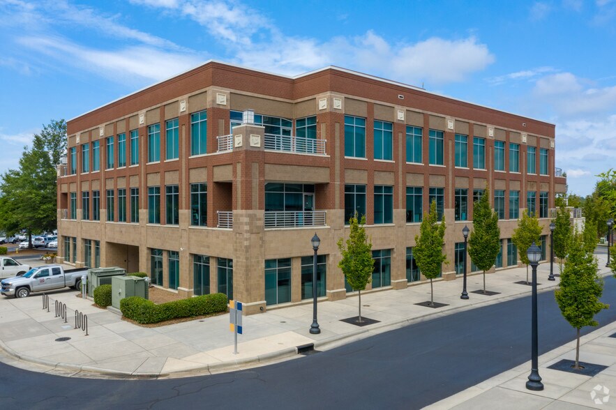 More Photos Of 3430 Toringdon Way, Charlotte Office For Lease