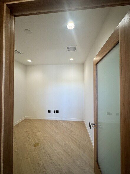 More Photos Of 1154 S Robertson Blvd, Los Angeles Medical For Lease