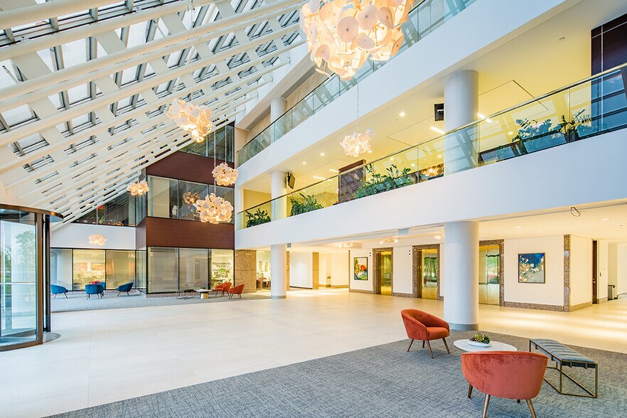 More Photos Of 111 Pfingsten Rd, Deerfield Medical For Lease