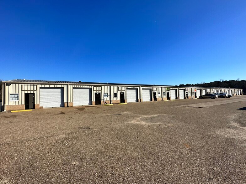 More Photos Of 4103 Kramer Ln, Texarkana Warehouse For Lease