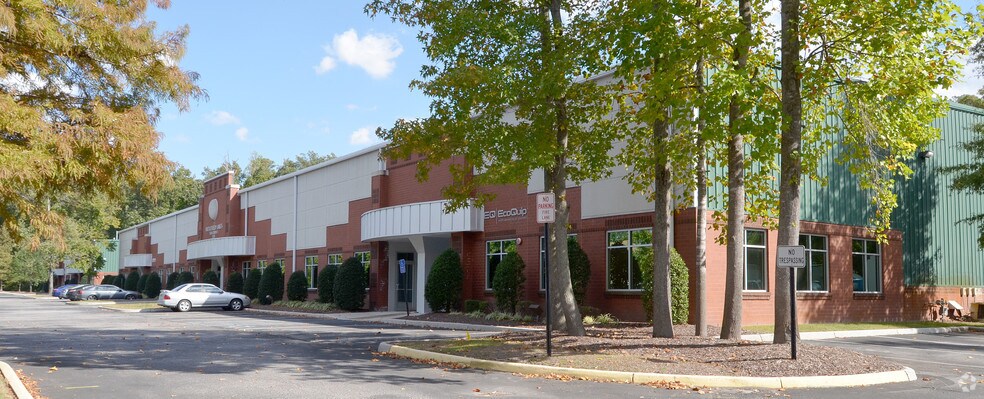 More Photos Of 525 Byron St, Chesapeake Flex For Lease