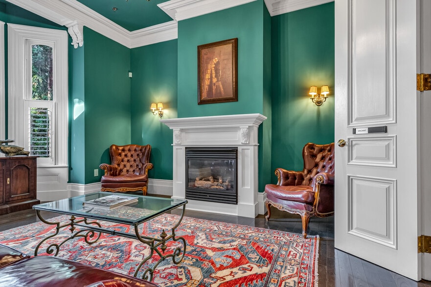 More Photos Of 15 Prince Arthur Ave, Toronto Office Residential For Lease