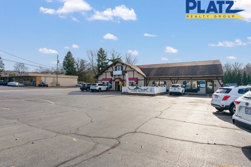 Primary Photo Of 8024-8028 E Market St, Warren General Retail For Sale