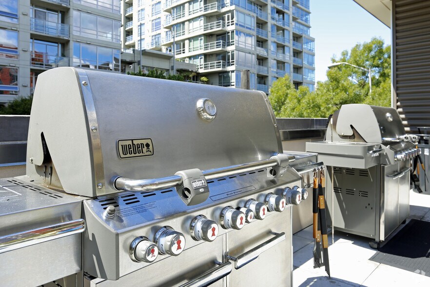 More Photos Of 2900 1st Ave, Seattle Apartments For Lease