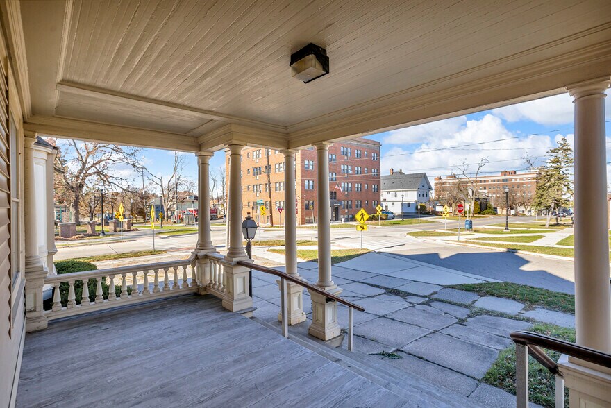 More Photos Of 601 S Jackson St, Jackson Office For Sale