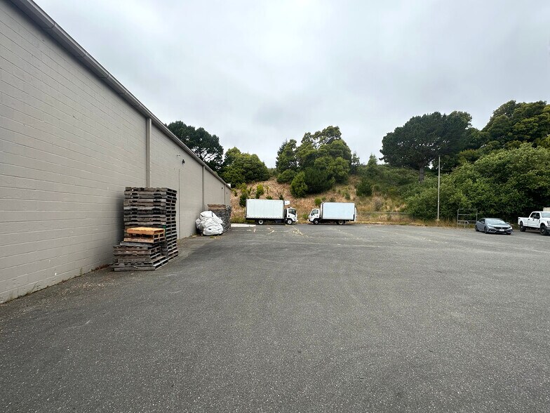 More Photos Of 4325 Broadway St, Eureka Freestanding For Sale