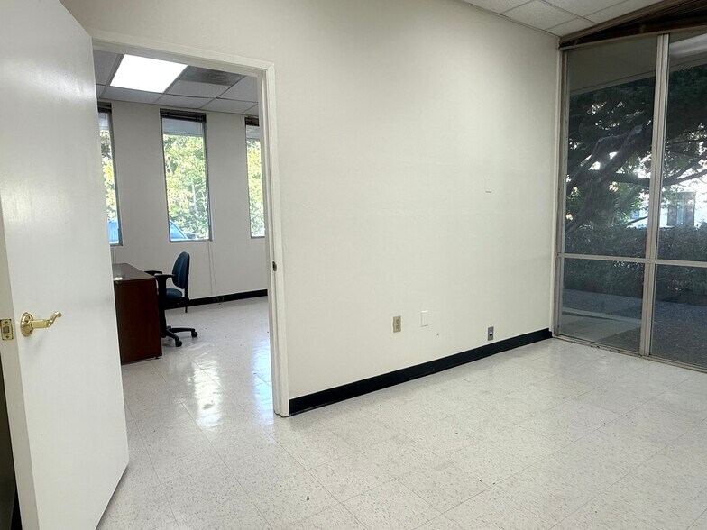 More Photos Of 725 San Aleso Ave, Sunnyvale Light Distribution For Lease