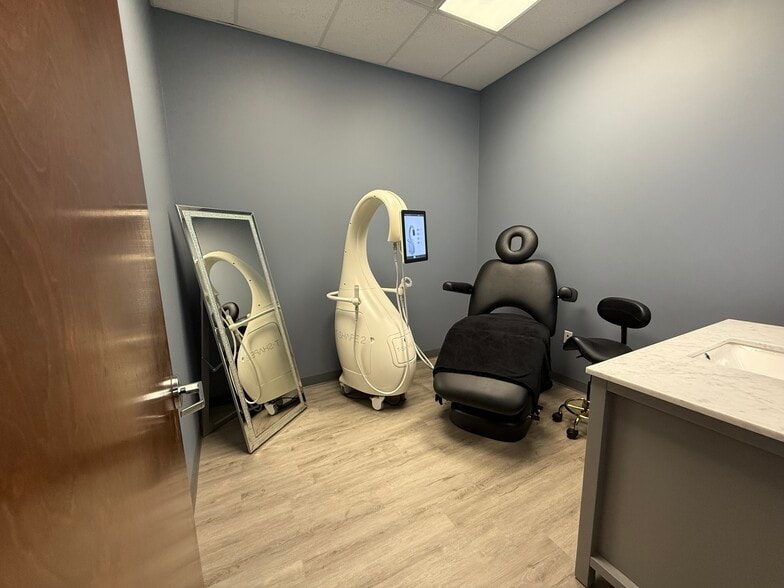 More Photos Of 294-298 State St, Hackensack Medical For Sale