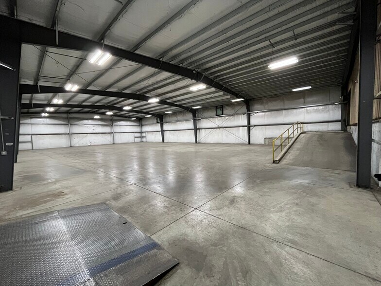 More Photos Of 4117 N Highway 61, Perryville Industrial For Sale