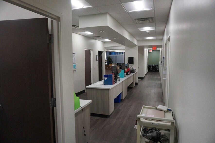 More Photos Of 7529 E Broadway Rd, Mesa Medical For Sale