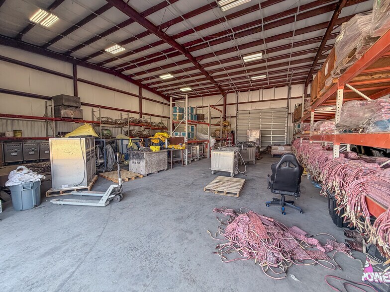 More Photos Of 1302 Cathead Rd, Corpus Christi Light Distribution For Sale