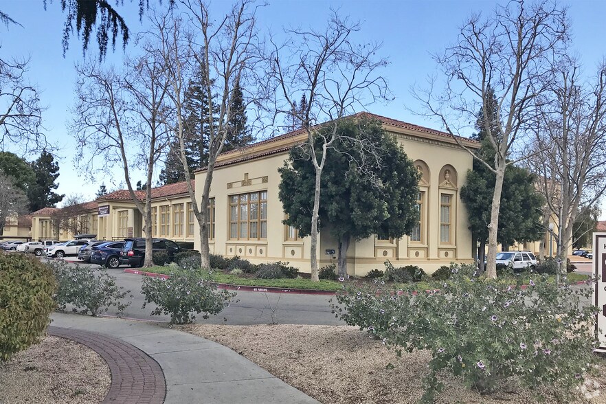 More Photos Of 51 E Campbell Ave, Campbell Medical For Lease