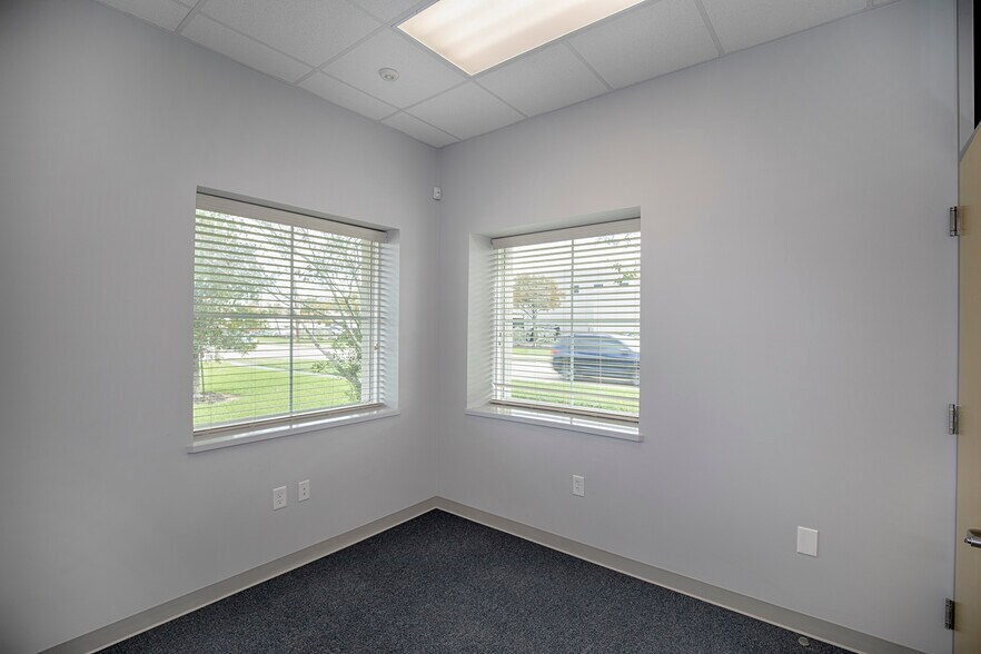 More Photos Of 1201 Butler Rd, League City Warehouse For Sale