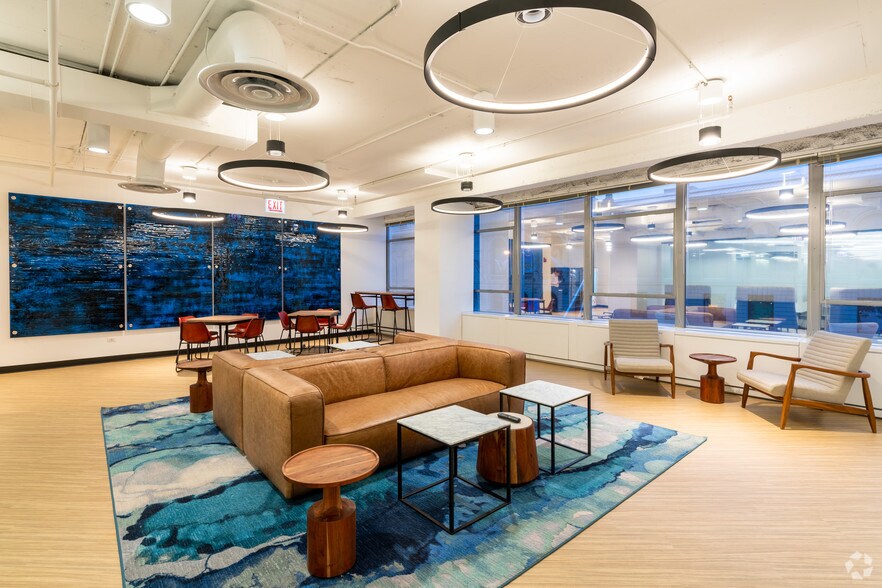 More Photos Of 200 S Michigan Ave, Chicago Office For Lease