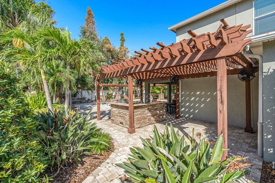 More Photos Of 5701 S Macdill Ave, Tampa Medical For Sale