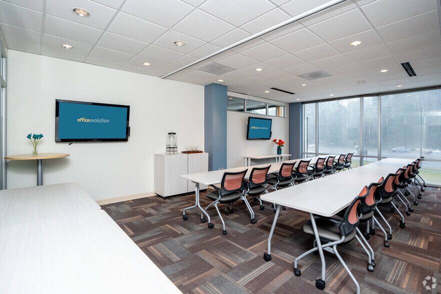 More Photos Of 4801 Glenwood Ave, Raleigh Coworking Space