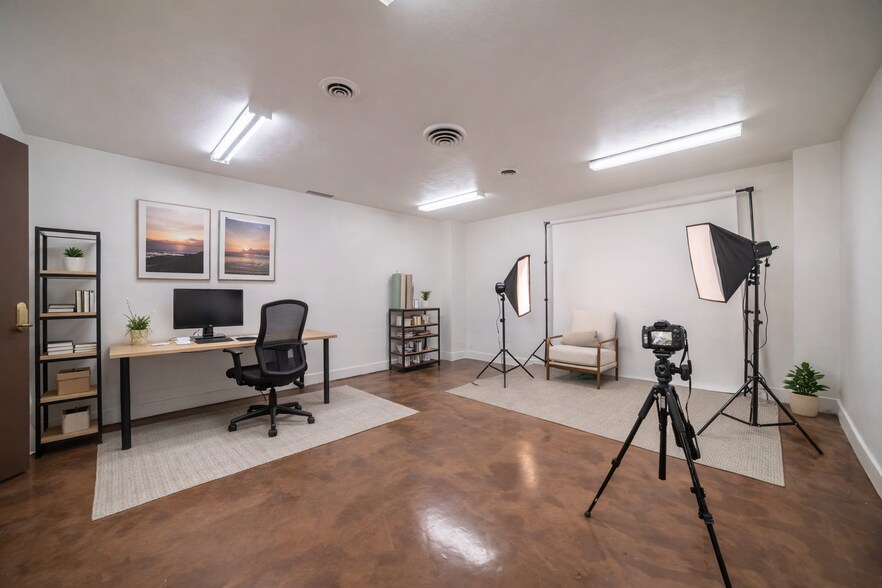 More Photos Of 76-80 S Grove Ave, Elgin Office For Lease