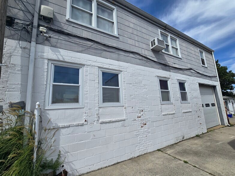 More Photos Of 105 Eastern Blvd, Baldwin Multifamily For Sale