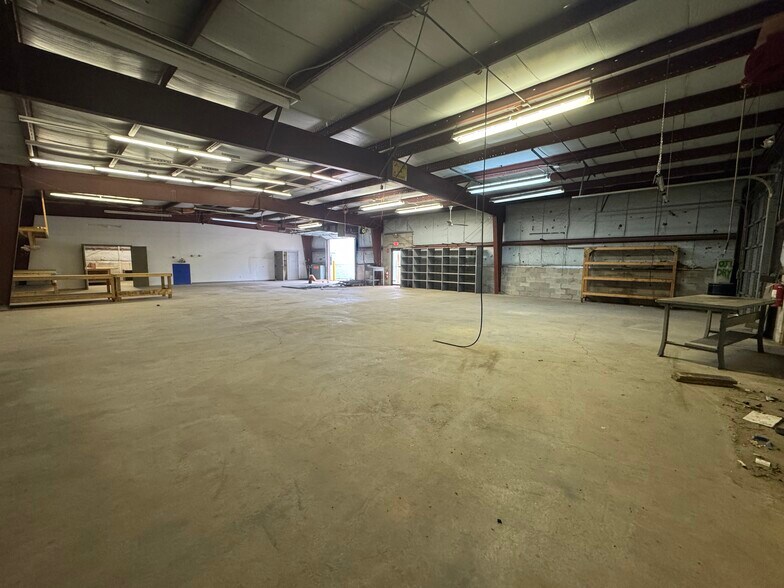 More Photos Of 4111 Jackson Rd, Ann Arbor Warehouse For Lease