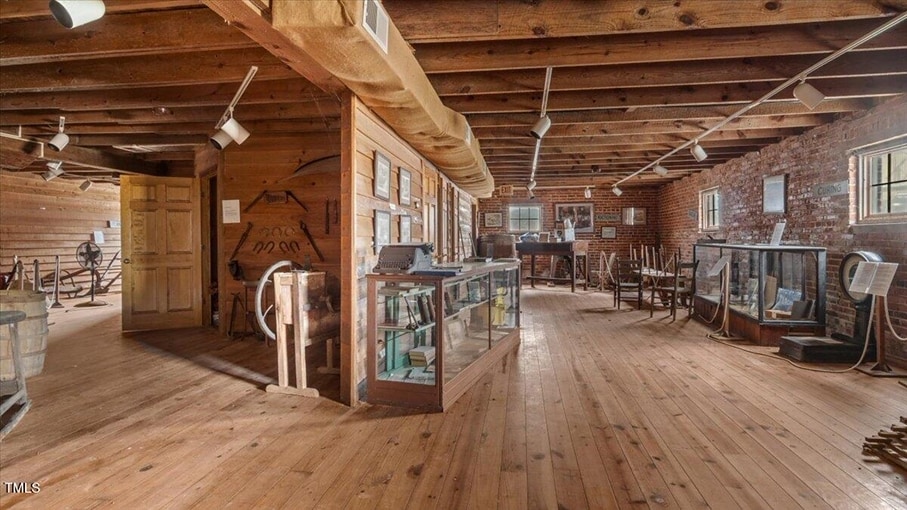 More Photos Of 306 W Main St, South Hill Flex For Lease